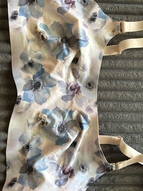 Knix wireless bra size 3